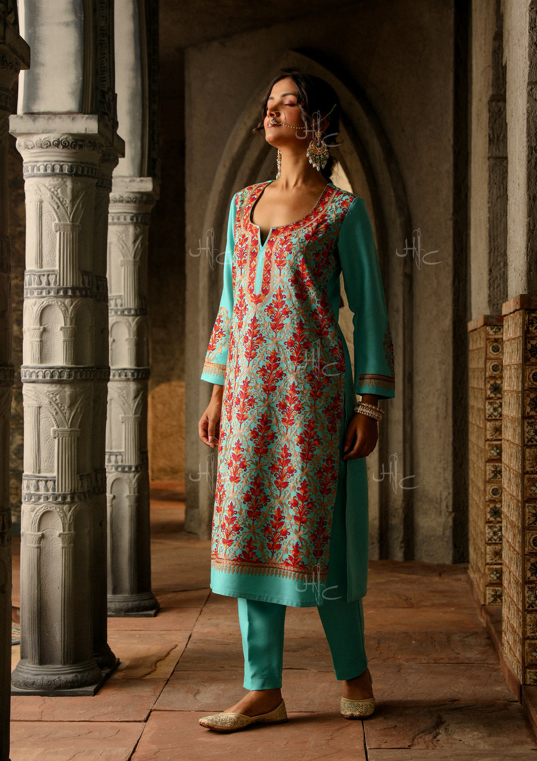 Buy Green Woollen Straight Kurta Dupatta Set Online